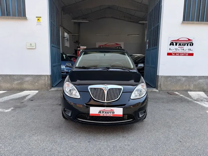 Lancia Ypsilon