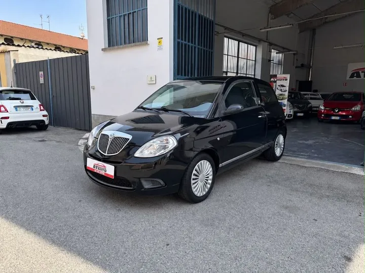 Lancia Ypsilon