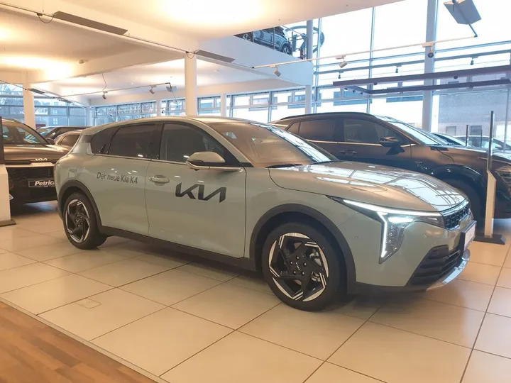 Kia K4