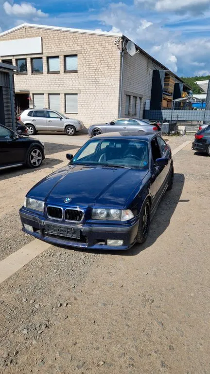 BMW 320