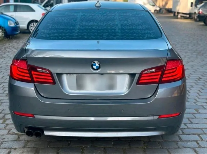 BMW 528