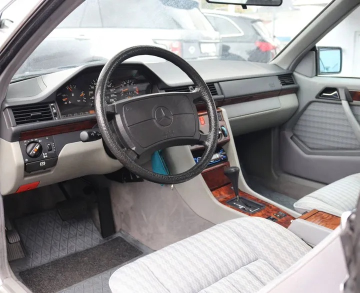 Mercedes-Benz CE 230