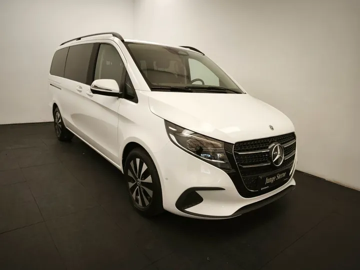 Mercedes-Benz V 220