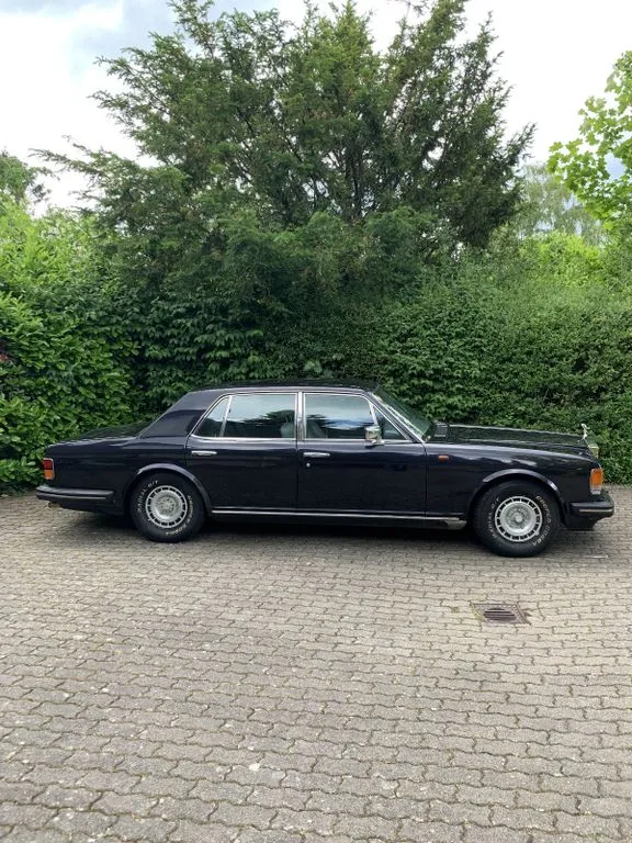 Rolls-Royce Silver Spirit