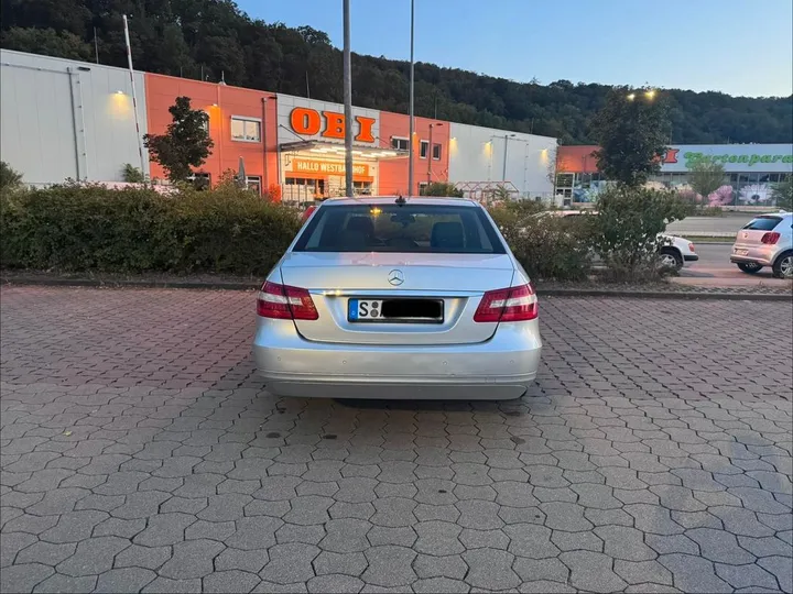Mercedes-Benz E 200