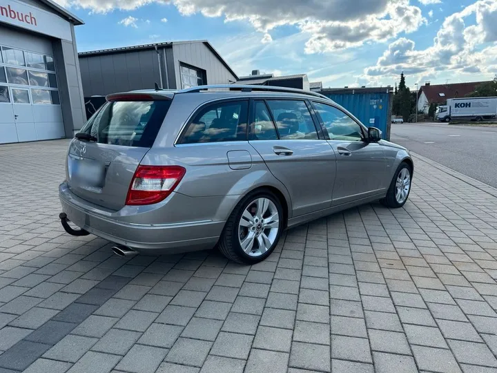 Mercedes-Benz C 320