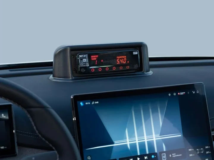 BYD SEAL 6