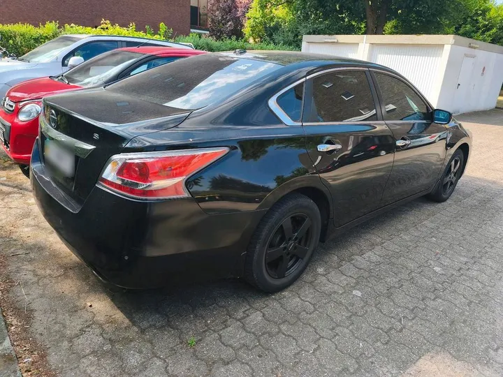 Nissan Altima