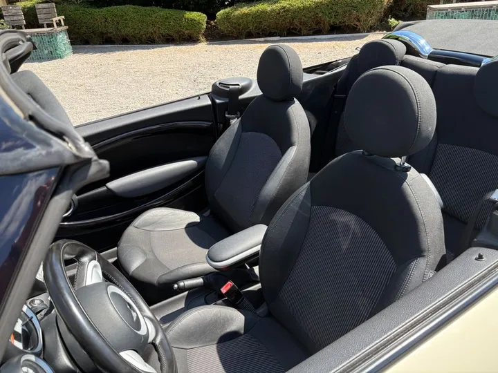 MINI Cooper Cabrio