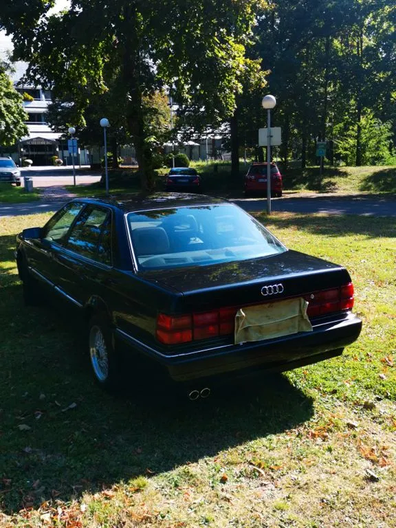 Audi V8