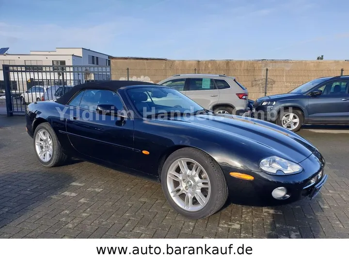 Jaguar XK8