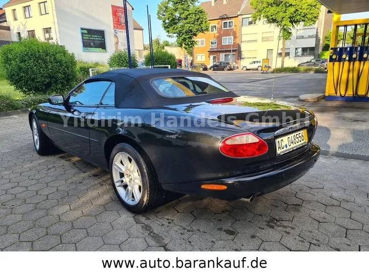 Jaguar XK8