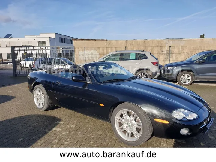 Jaguar XK8