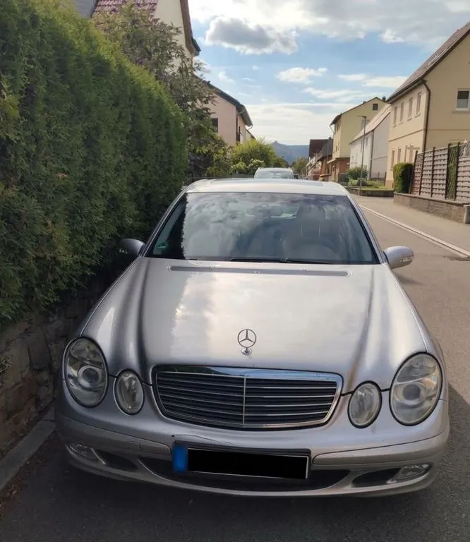 Mercedes-Benz E 200