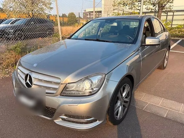 Mercedes-Benz C 220