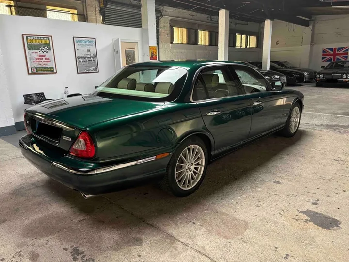 Jaguar XJ6