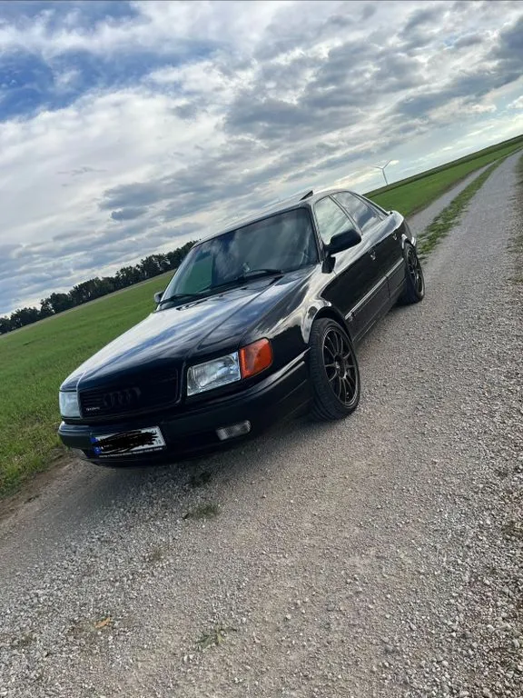 Audi 100