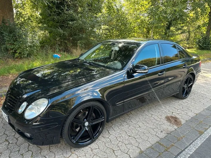 Mercedes-Benz E 200