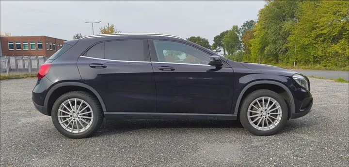 Mercedes-Benz GLA 250