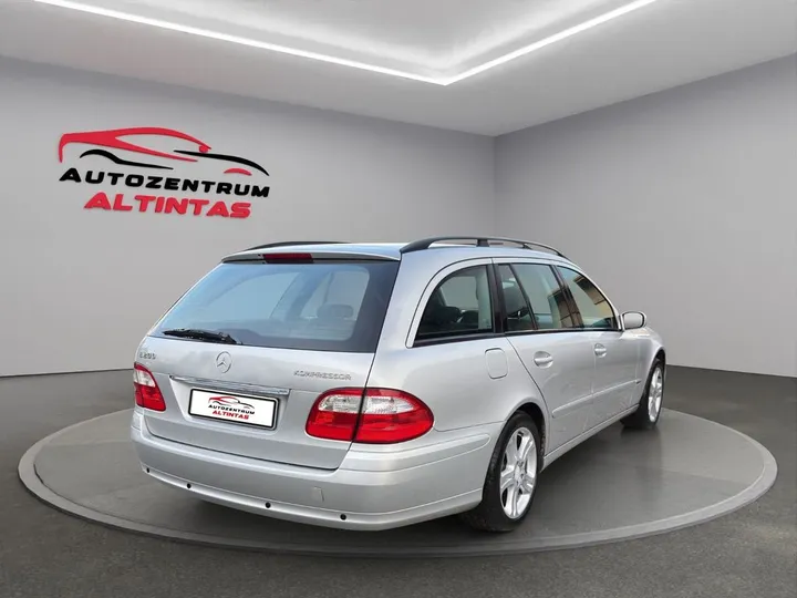 Mercedes-Benz E 200