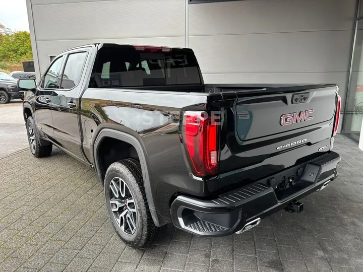 GMC Sierra