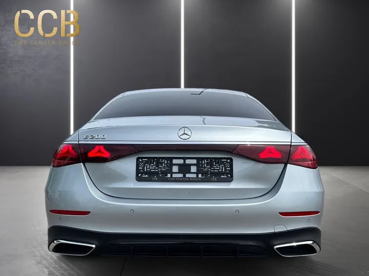 Mercedes-Benz E 200