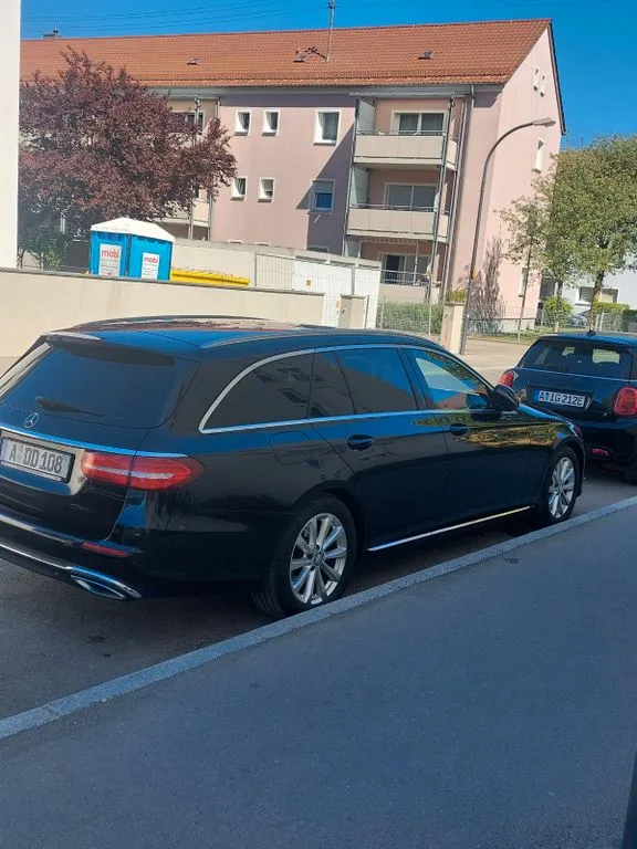 Mercedes-Benz 220