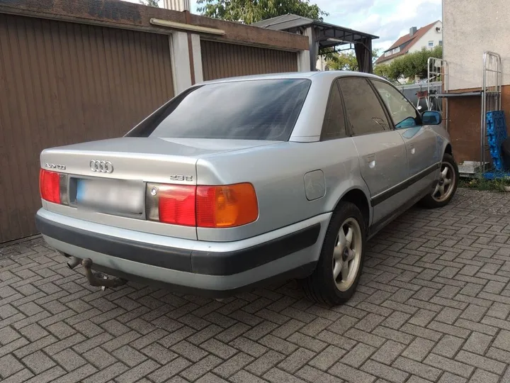 Audi 100