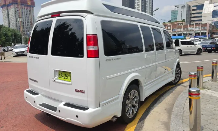 GMC Savana