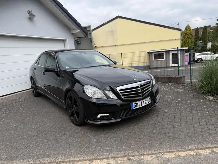 Mercedes-Benz E 300