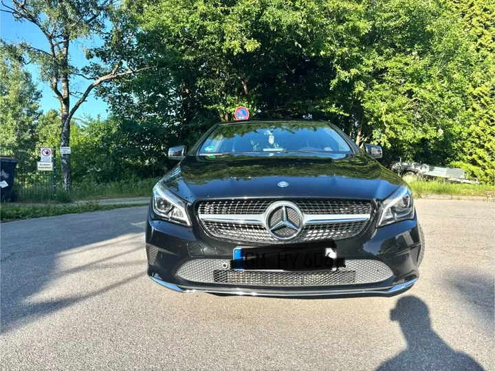 Mercedes-Benz CLA 200