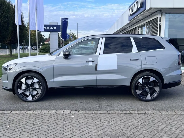 Volvo EX90