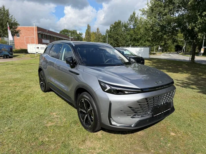 BAIC Beijing X75