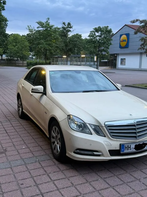 Mercedes-Benz E 200