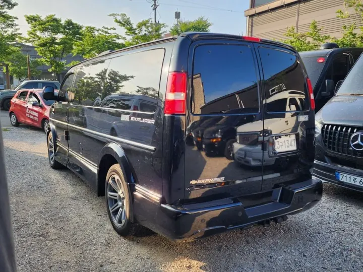 Chevrolet Express Van