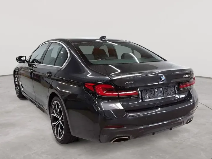 BMW 545