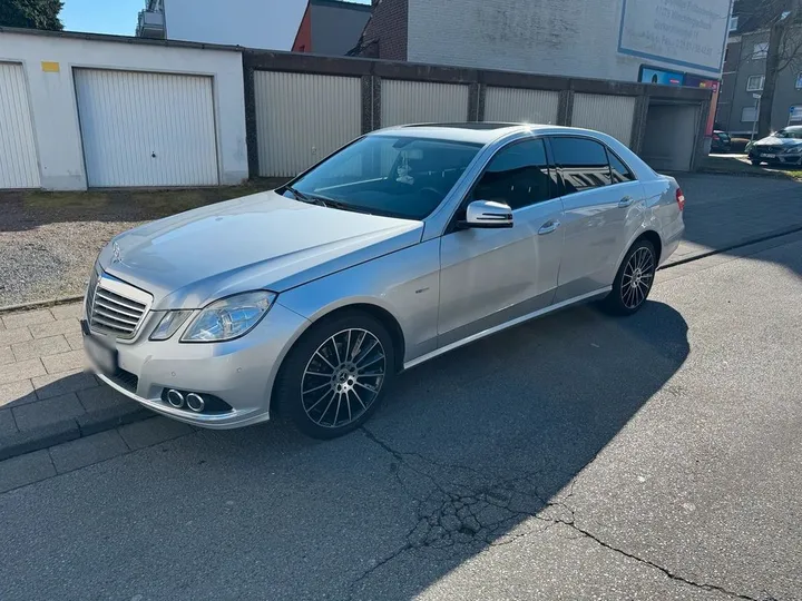 Mercedes-Benz E 220