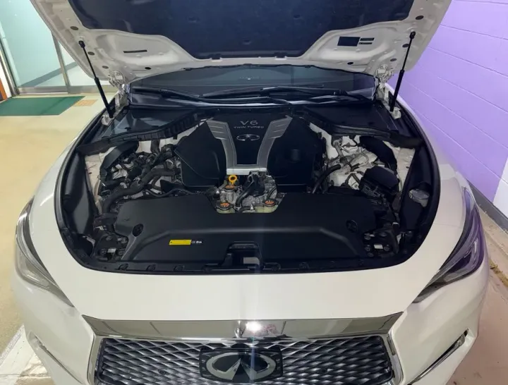 Infiniti Q60