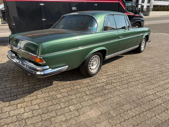 Mercedes-Benz 280