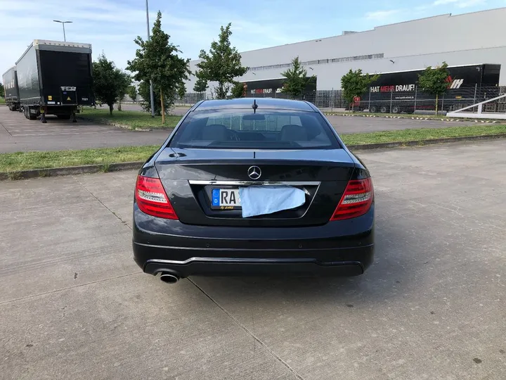 Mercedes-Benz C 220