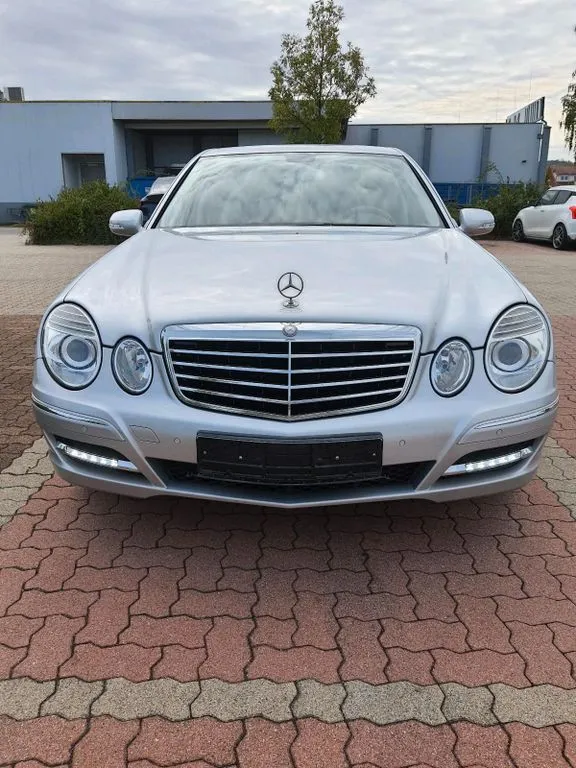Mercedes-Benz E 200