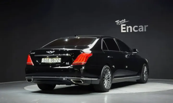 Genesis EQ900