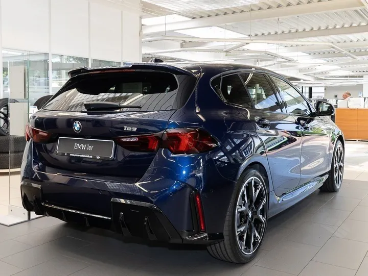 BMW 123