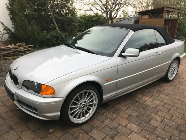 BMW 323