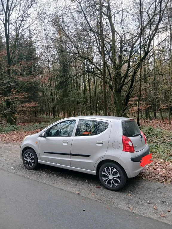 Nissan Pixo
