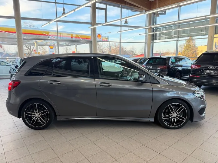 Mercedes-Benz B 220