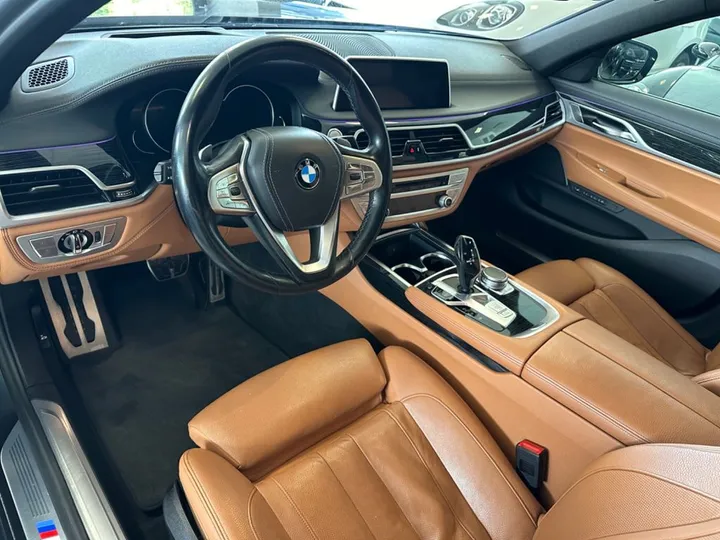 BMW 740