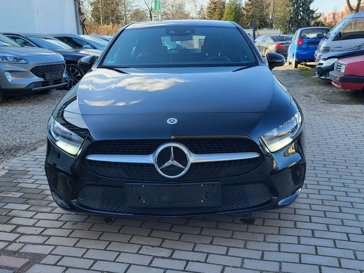 Mercedes-Benz A 200