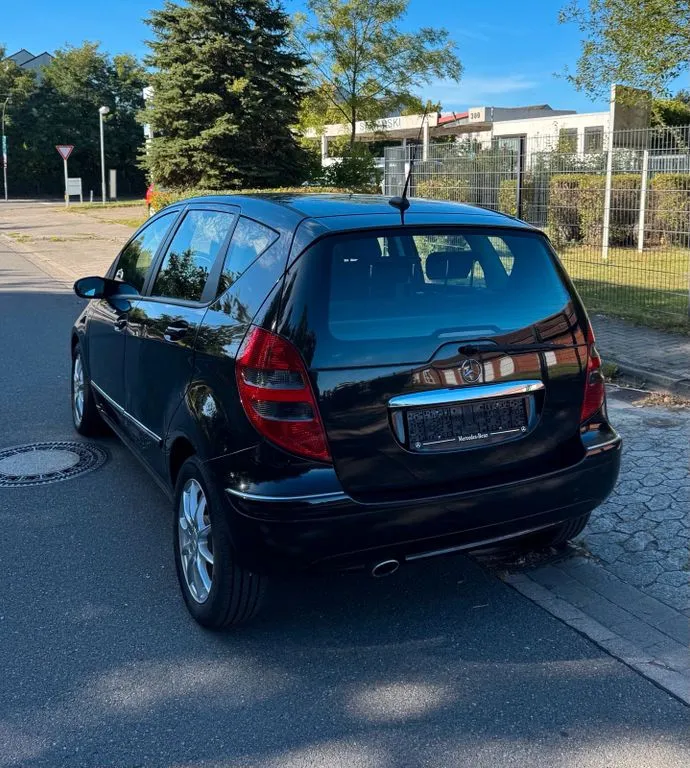 Mercedes-Benz A 200