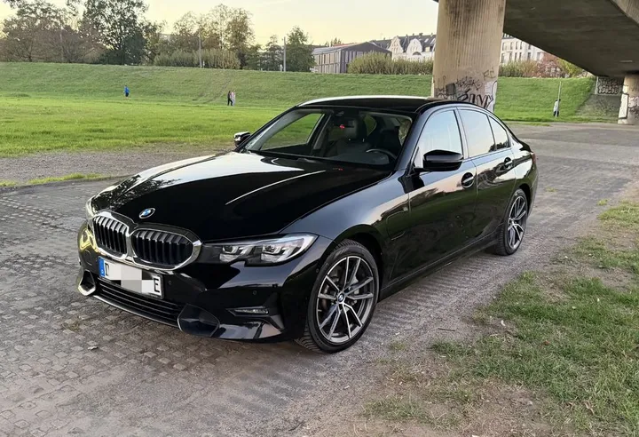 BMW 330